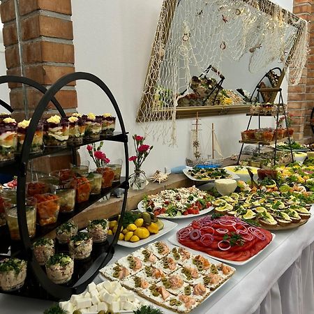 Pensjonat Stach Ustka Bagian luar foto